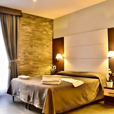 Roma Castle Termini Hotel Bagian luar foto