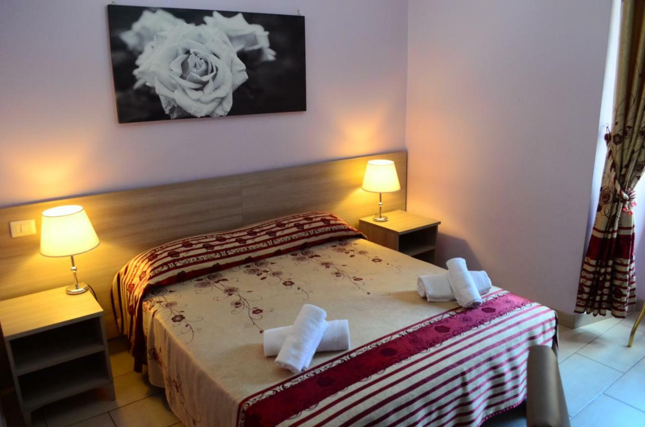 Roma Castle Termini Hotel Bagian luar foto