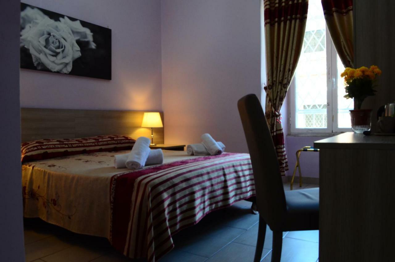 Roma Castle Termini Hotel Bagian luar foto