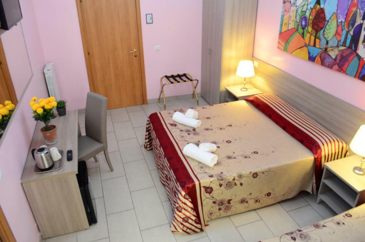Roma Castle Termini Hotel Bagian luar foto