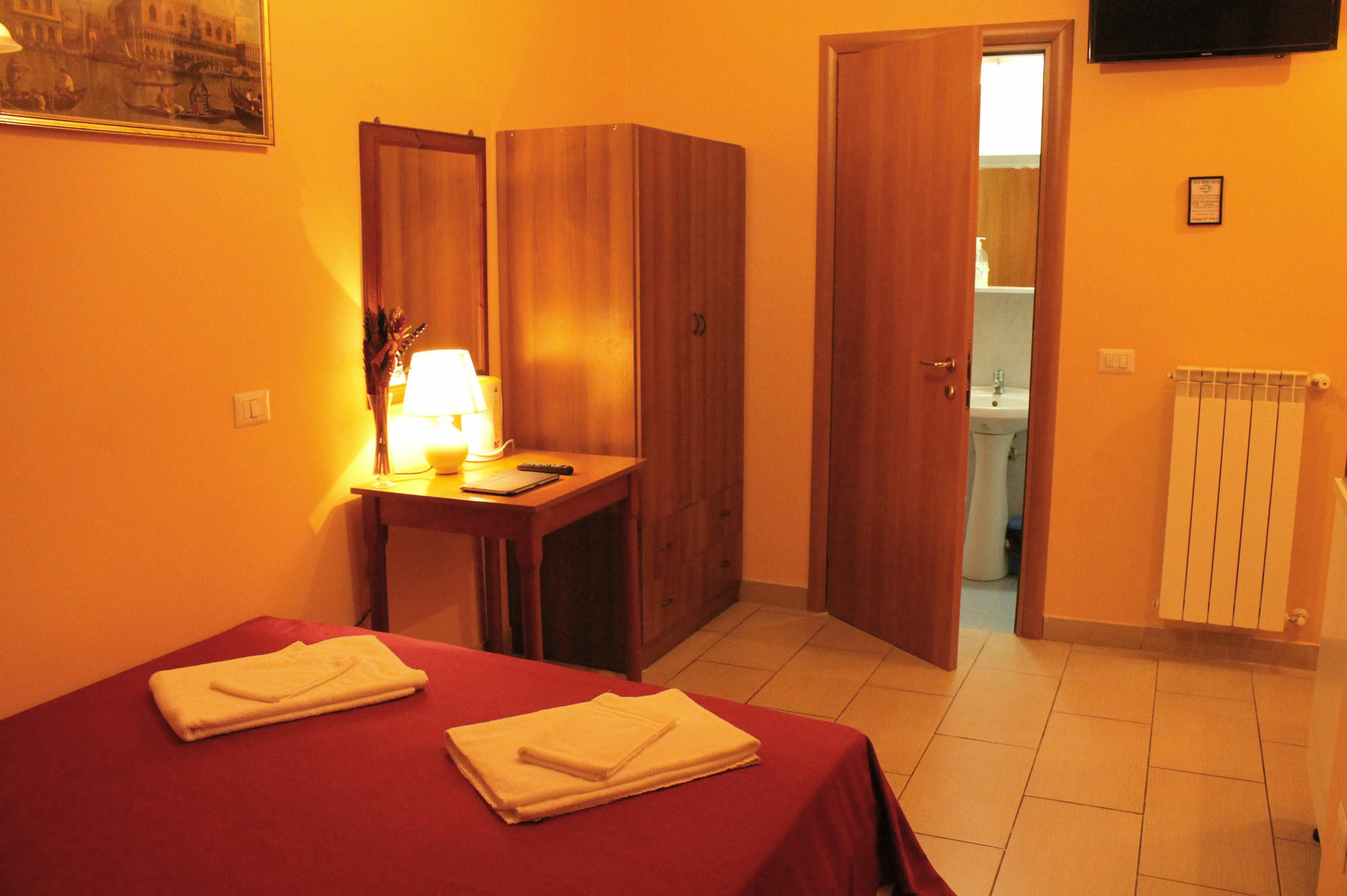Roma Castle Termini Hotel Bagian luar foto