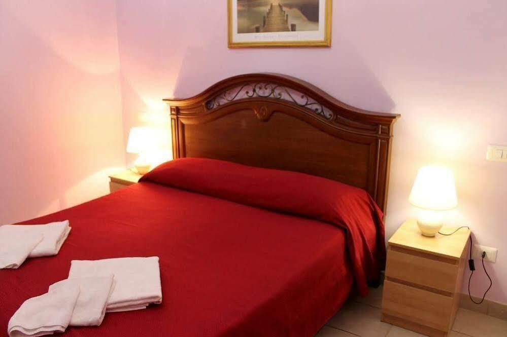 Roma Castle Termini Hotel Bagian luar foto